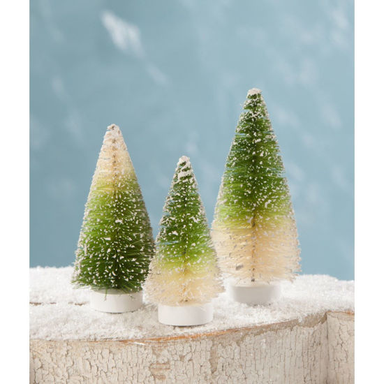https://www.fairy-tales-inc.com/images/thumbs/0046441_green-ombre-mini-bottle-brush-trees-set-by-bethany-lowe_550.jpeg